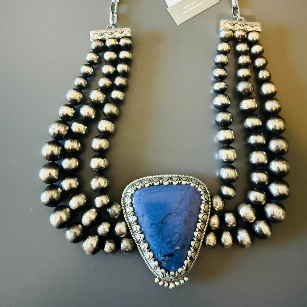 Chico's Howliste & Silvertone Chunky Triple Strand necklace